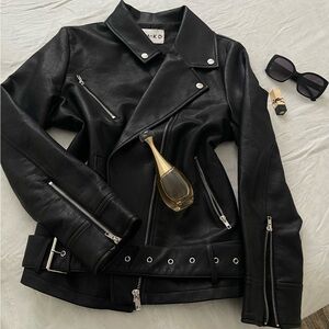 Chic Black Leather Biker Jacket
